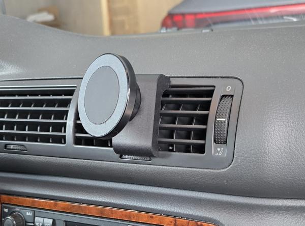 RS-Mount, fahrzeugspezifischer Handyhalter passend für VW Passat B5 Bj.96-00, Made in Germany